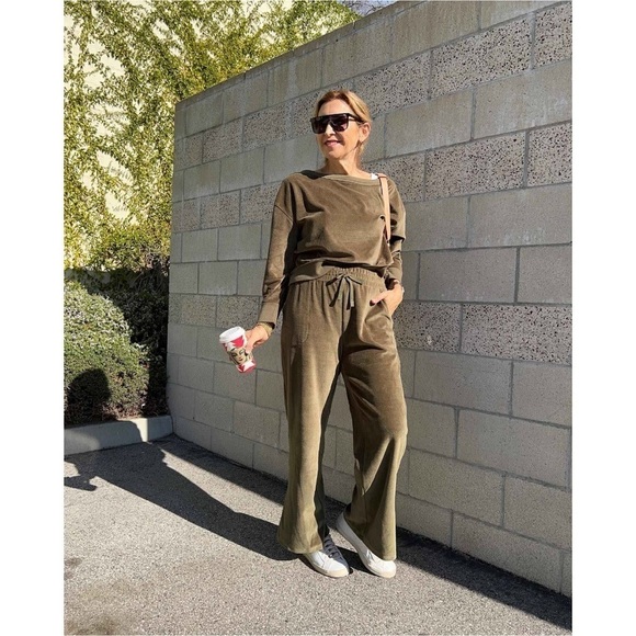 Joylab olive green velour sweatshirt nwt - Picture 4 of 6